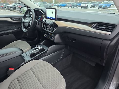 Used 2022 Ford Escape SE w/ Cold Weather Package image 14