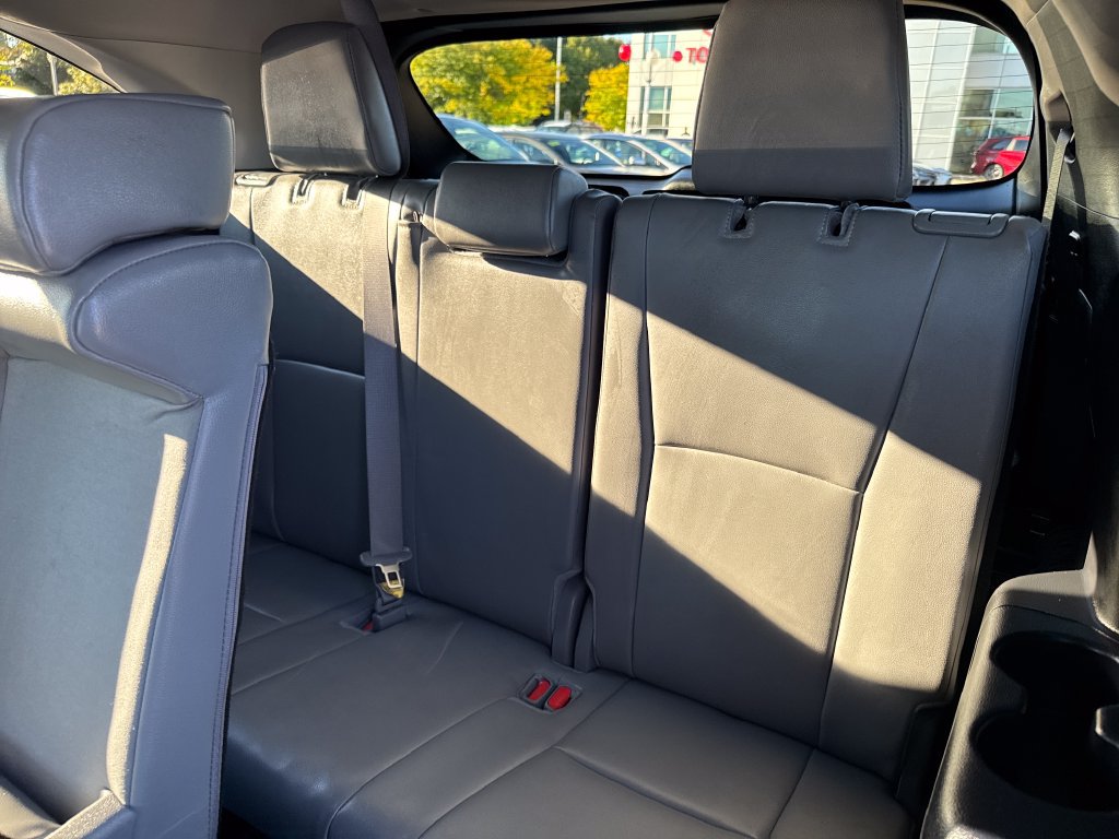 Used 2024 Toyota Highlander XLE AWD/4WD image 41