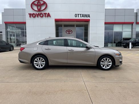 Used 2023 Chevrolet Malibu LT FWD image 4
