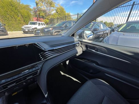Used 2025 Toyota Camry LE image 34