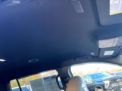 Used 2024 Chevrolet Traverse LS w/ Midnight/Sport Edition image 18