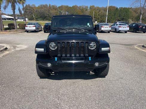 Used 2022 Jeep Wrangler Unlimited Sahara image 2