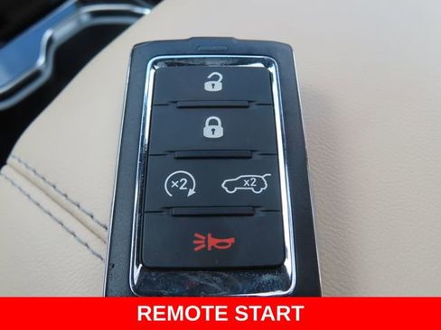 Used 2023 Jeep Grand Cherokee Limited w/ Luxury Tech Group II AWD/4WD image 44