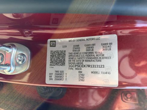 Used 2024 Chevrolet Colorado LT w/ LT Convenience Package II RWD image 21