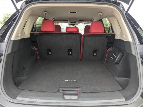 Used 2023 Nissan Rogue SV image 6