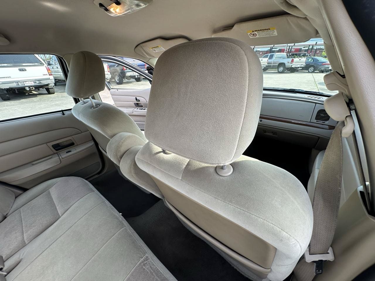 Used 2005 Ford Crown Victoria RWD image 28