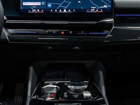 Used 2025 BMW 530i xDrive image 28