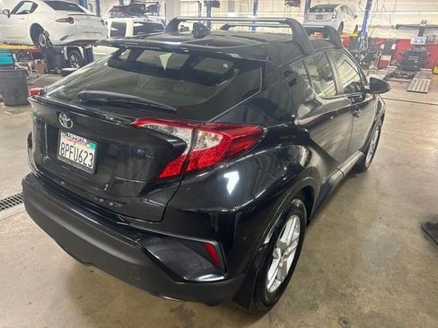 Used 2020 Toyota C-HR LE FWD image 2