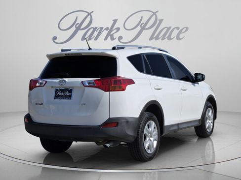 Used 2013 Toyota RAV4 LE FWD image 6