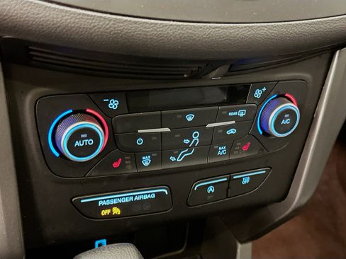 Used 2018 Ford Escape SE image 23