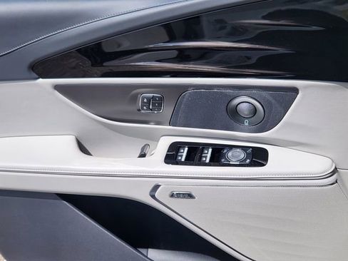 New 2026 Lincoln Nautilus Reserve AWD/4WD image 9