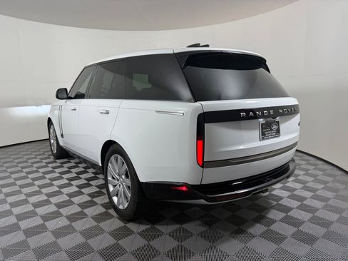 Used 2023 Land Rover Range Rover SE image 3