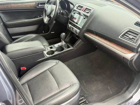 Used 2016 Subaru Outback 2.5i Limited AWD/4WD image 9