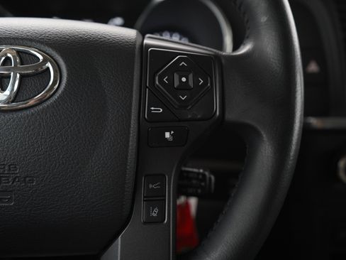 Used 2018 Toyota Sequoia SR5 AWD/4WD image 26