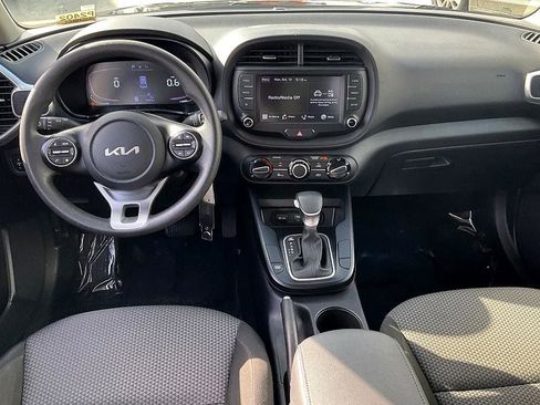 Used 2023 Kia Soul LX w/ LX Technology Package image 29