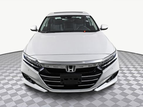 Used 2022 Honda Accord Touring image 2