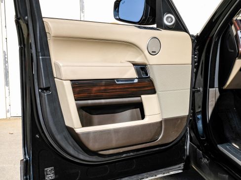 Used 2017 Land Rover Range Rover HSE image 39