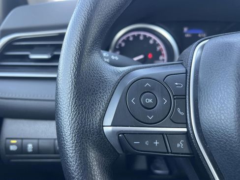 Used 2022 Toyota Camry LE image 20