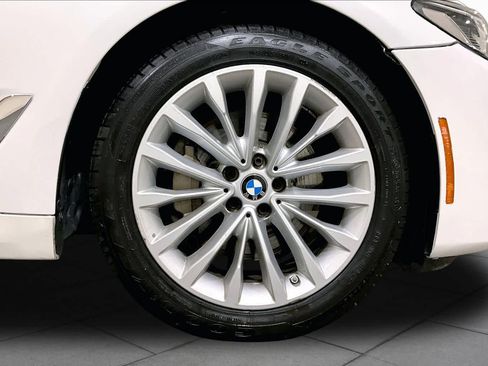 Used 2023 BMW 530i xDrive w/ Premium Package AWD/4WD image 10