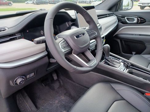New 2026 Jeep Compass Limited AWD/4WD image 12