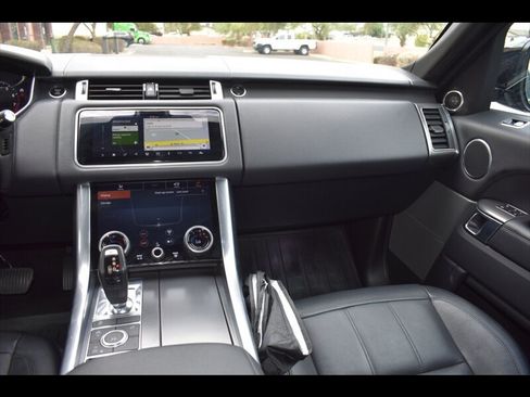 Used 2018 Land Rover Range Rover Sport SE AWD/4WD image 30