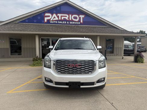 Used 2018 GMC Yukon Denali w/ Denali Ultimate Package AWD/4WD image 2