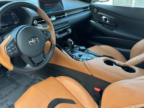 Used 2025 Toyota Supra Premium image 12