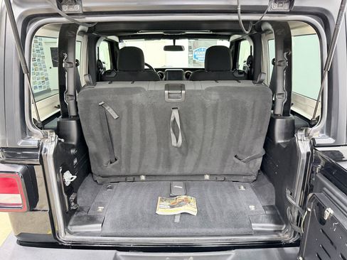 Used 2018 Jeep Wrangler Sport AWD/4WD image 25