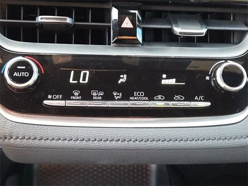 Used 2022 Toyota Corolla SE image 21