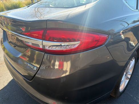 Used 2018 Ford Fusion S image 37