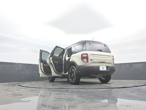 Used 2025 Ford Bronco Sport Outer Banks AWD/4WD image 45