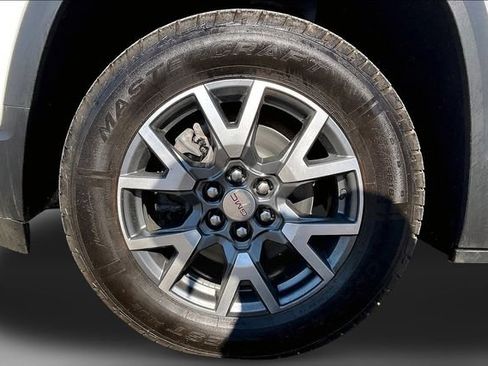 Used 2023 GMC Acadia SLT AWD/4WD image 9
