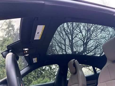 Used 2022 Porsche Taycan 4S image 28