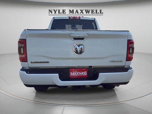 Used 2024 RAM 2500 Laramie AWD/4WD image 12