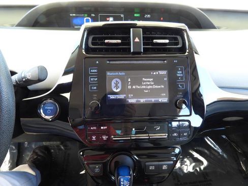 Used 2019 Toyota Prius L Eco image 39