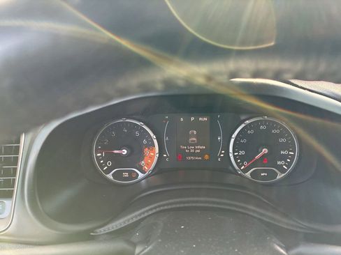 Used 2016 Jeep Renegade Latitude image 10