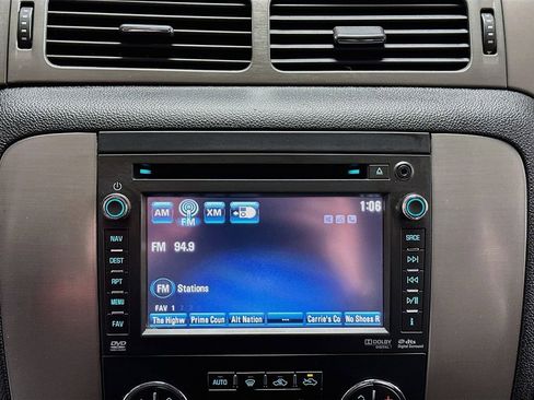 Used 2014 Chevrolet Silverado 2500 LTZ w/ LTZ Plus Package AWD/4WD image 15