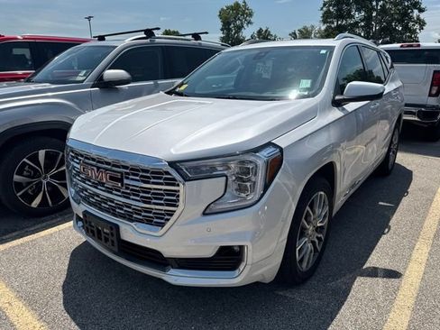 Used 2024 GMC Terrain Denali w/ Denali Premium Package AWD/4WD image 1