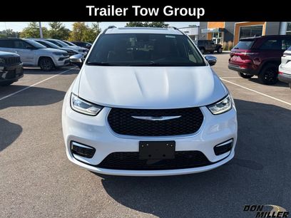 New 2026 Chrysler Pacifica Pinnacle w/ Trailer Tow Group