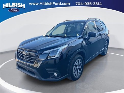 Used 2023 Subaru Forester Premium image 1
