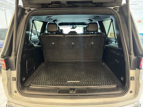 Used 2024 Jeep Wagoneer L Series II w/ Flexible Seating Group RWD image 24
