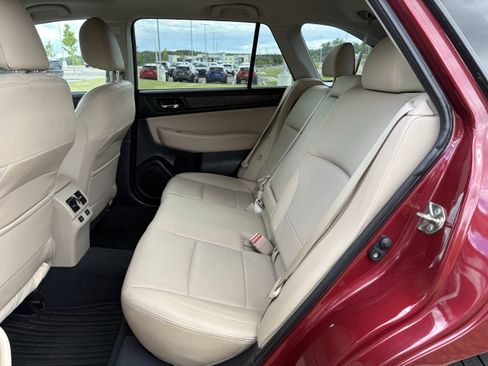Used 2016 Subaru Outback 2.5i Limited AWD/4WD image 32