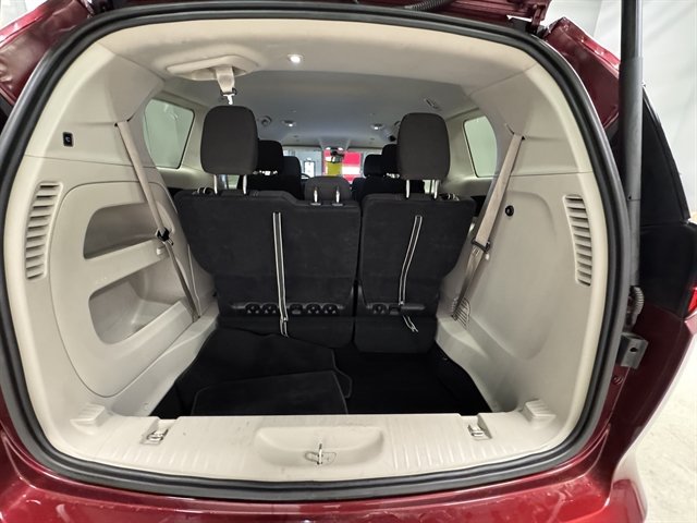 Used 2023 Chrysler Voyager LX FWD image 18