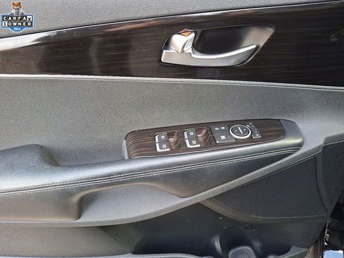 Used 2019 Kia Sorento EX image 13