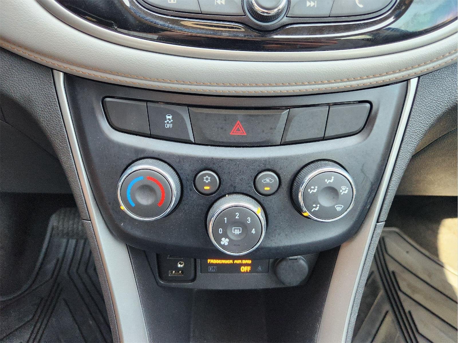 Used 2020 Chevrolet Trax LS w/ LPO, Cargo Package FWD image 18
