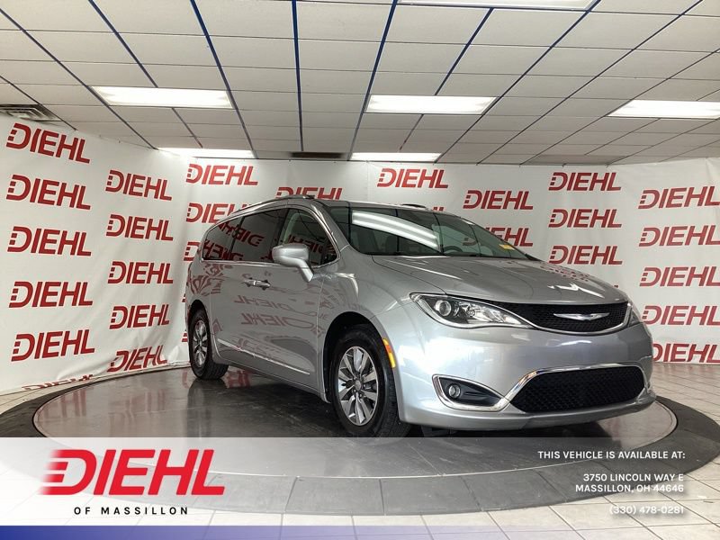 Used 2019 Chrysler Pacifica Touring-L Plus FWD image 1