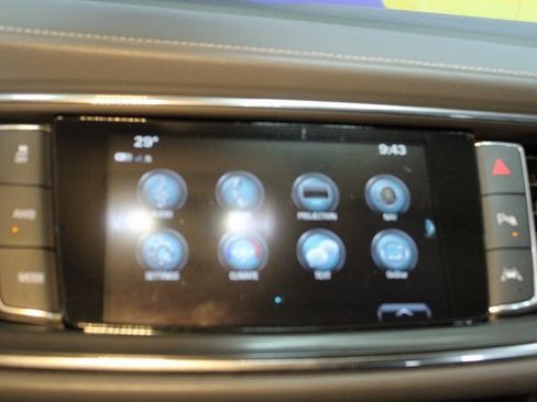Used 2019 Buick Enclave Premium image 27