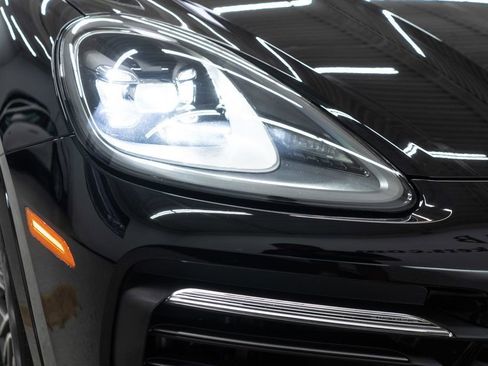Used 2023 Porsche Cayenne Platinum Edition image 43