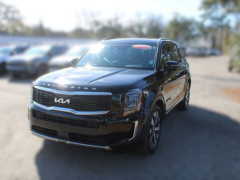 Certified 2022 Kia Telluride S image 16