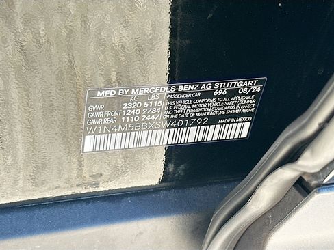 Used 2025 Mercedes-Benz GLB 35 AMG 4MATIC image 38